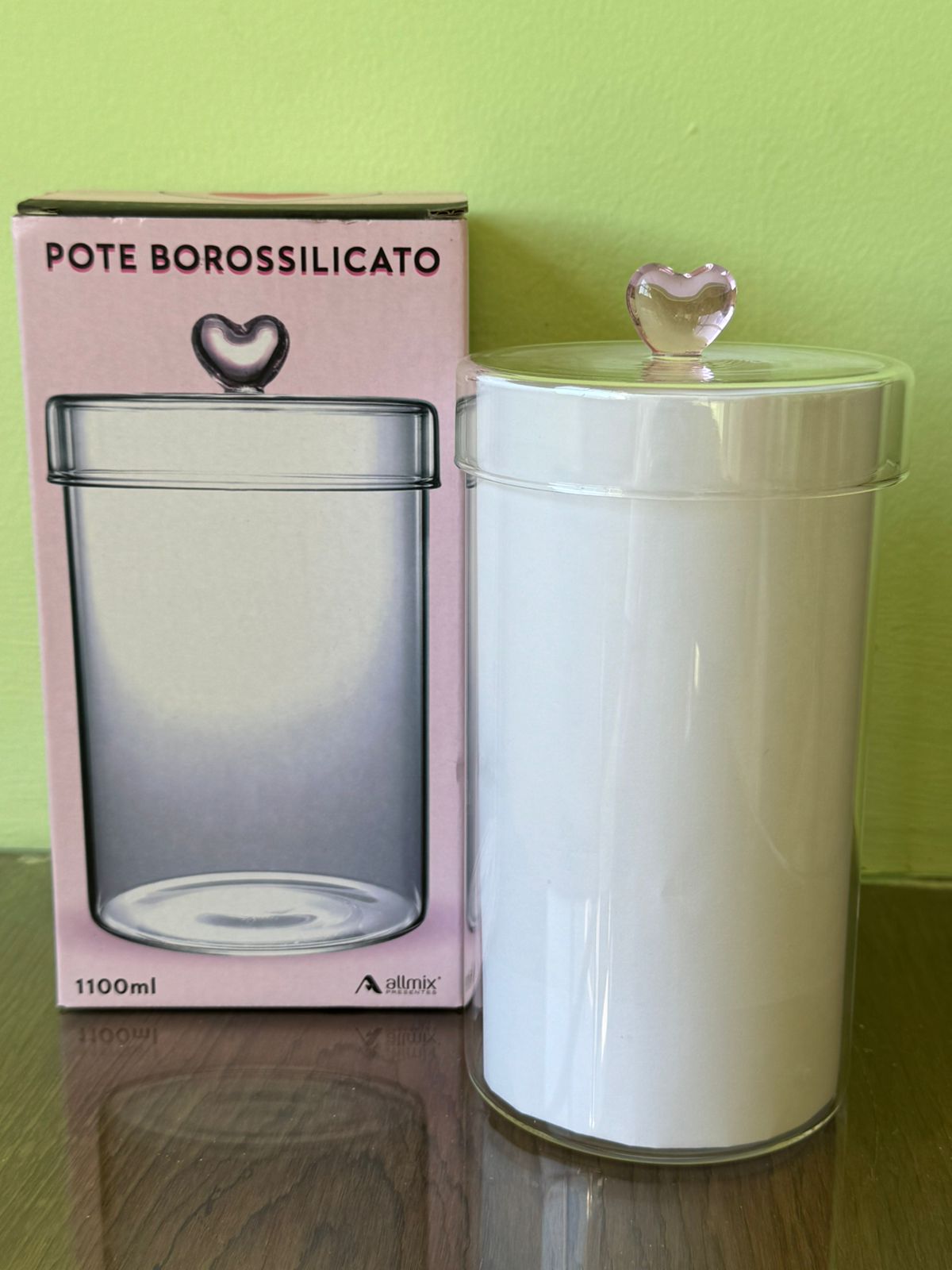 Pote Transparente Médio com Tampa e Puxador de Coração Rosa 900 ml